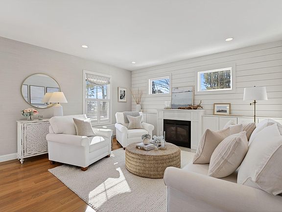 5th image of 252 Foreside Road