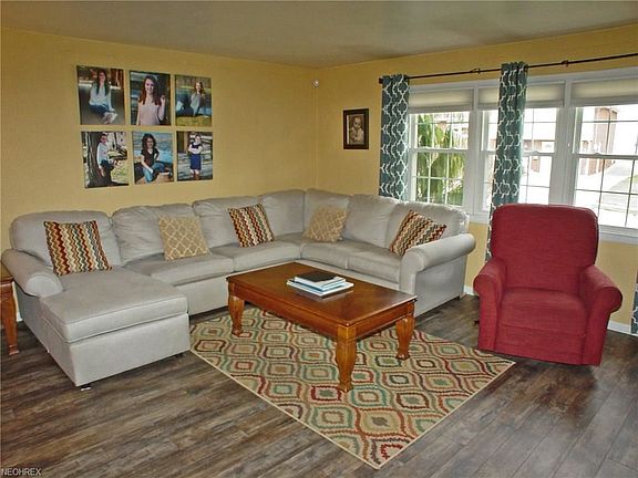 3rd image of 1017 Barone Dr