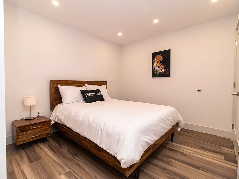 5515 Clyde St — Photo 45