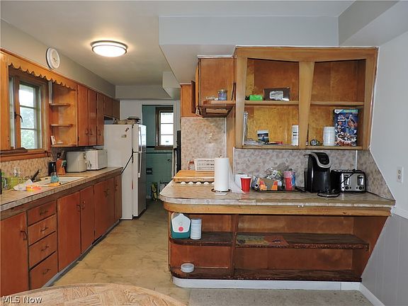 5th image of 39642 Carol Ln