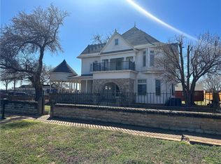 318 E Commerce St, Altus, OK 73521