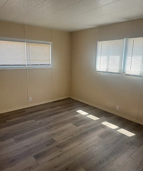 2918 NE Riverside Ave #15 — Photo 2
