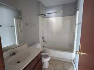 6657 NW 6th Dr #2, Des Moines, IA 50313