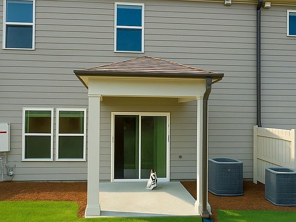 5th image of 820 Sunny Lake Dr