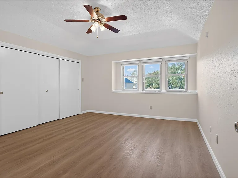 1211 Berrystone Trl — Photo 12