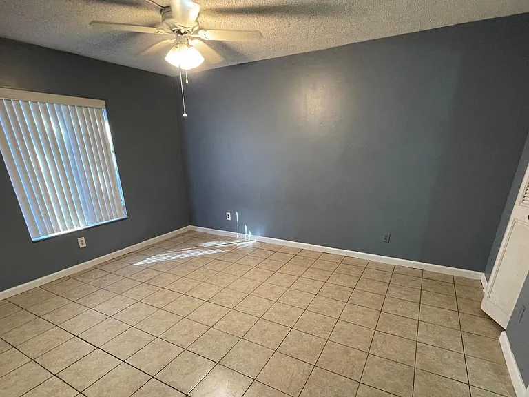 1516 S Pine Ridge Cir — Photo 1