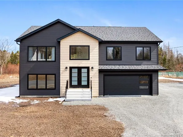 22 Clara Dr, Douglas, NB E3A 9L5