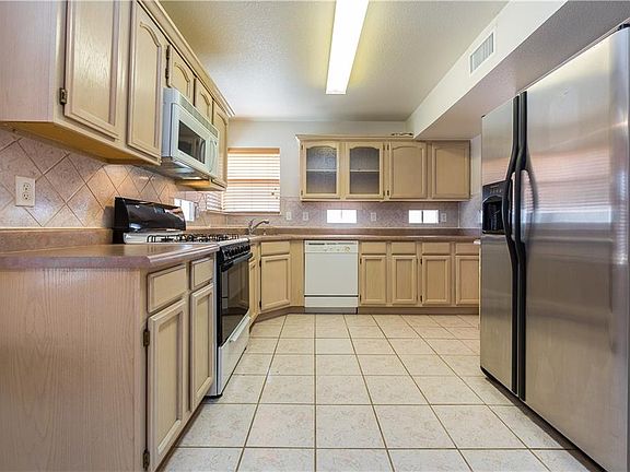 3rd image of 4416 Loma Diamante Dr