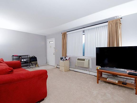2nd image of 323 Cricket Ln #323