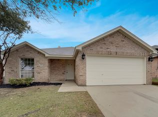 837 Rio Bravo Dr, Haslet, TX 76052