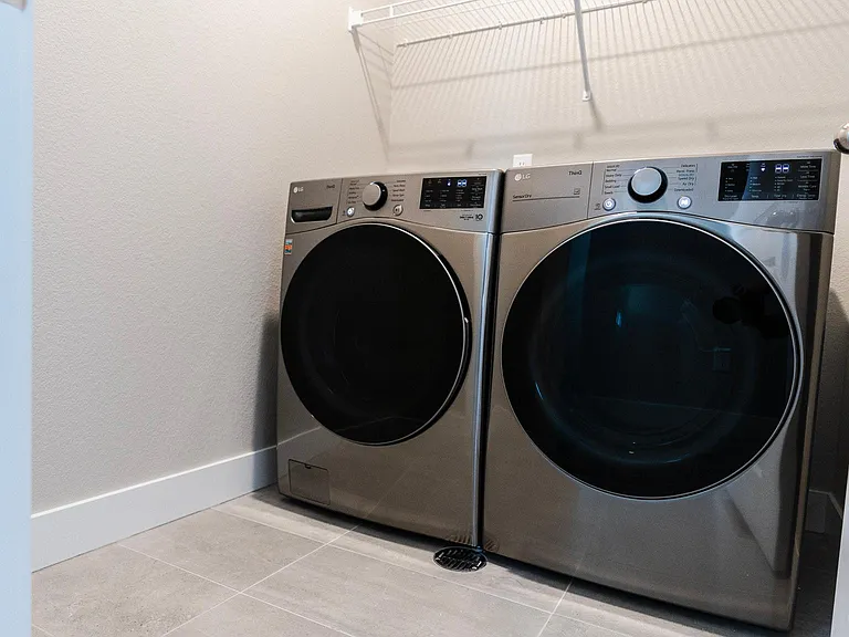 Dedicated Laundry room: New smart LG Washer and Dryer (with app notifications of cycle completion)