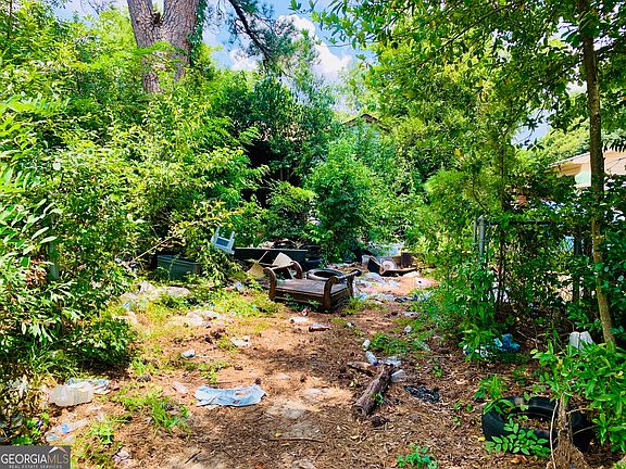 4th image of 855 Bedingfield Ave
