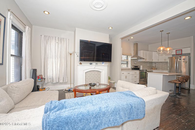 5th image of 336 Madison Avenue
