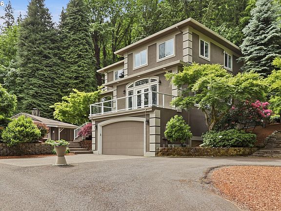 3rd image of 22868 SW Hillcrest Rd