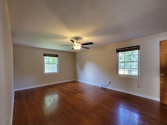 3rd image of 109 Hancock St