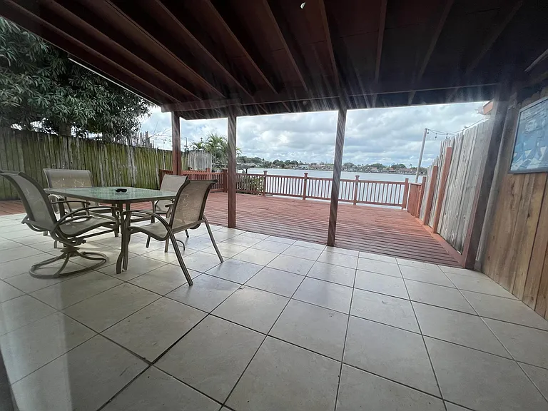 5733 SW 24th Ave — Photo 35