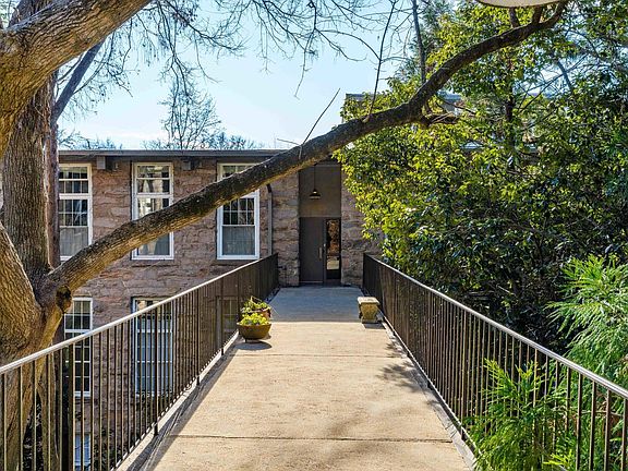 3rd image of 1500 River Mill Dr APT 309