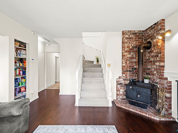 5th image of 1554 W 65th Ave