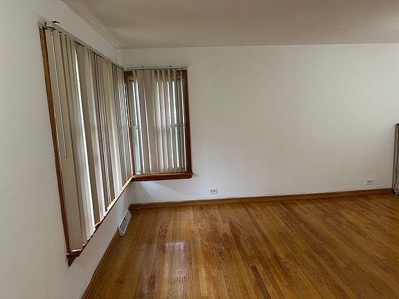 4th image of 4740 Main St #A