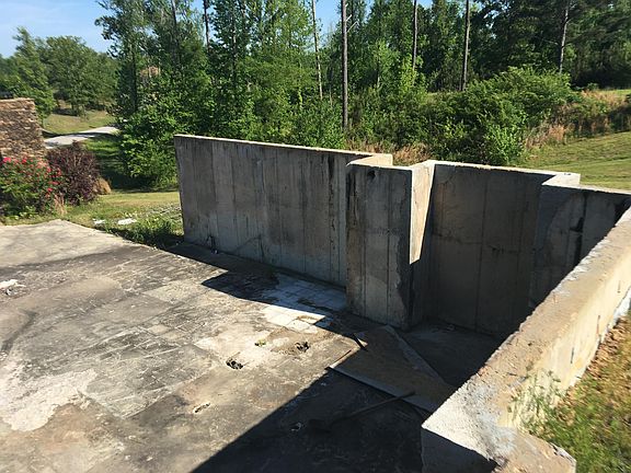 5th image of 111 Woodbridge Dr