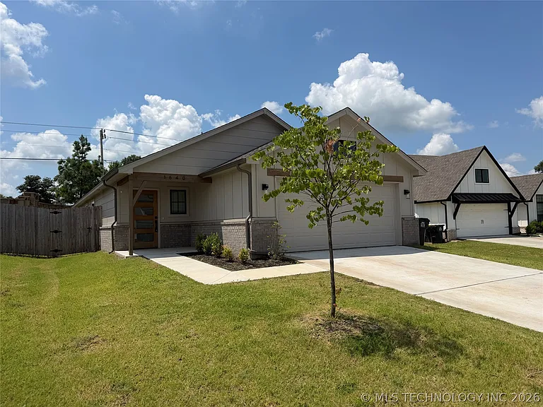 1640 E 140th Pl — Photo 2