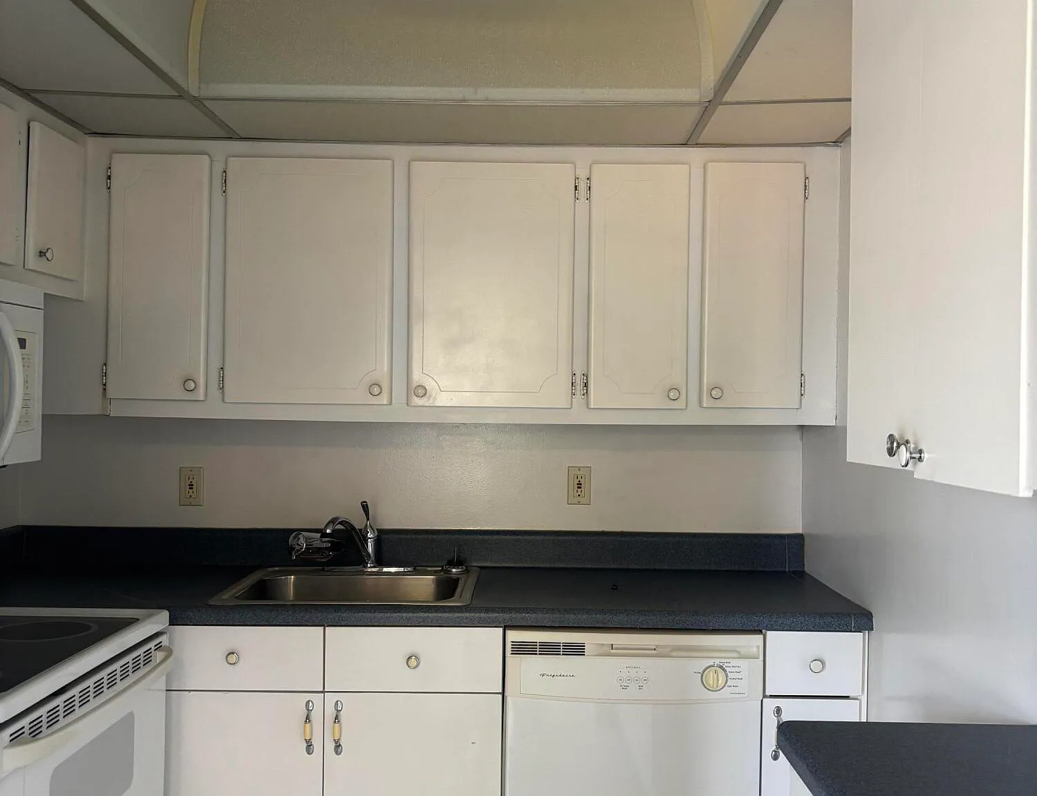 2 bed, 1.5 bath, 798 sqft, $1,600 — Photo 2