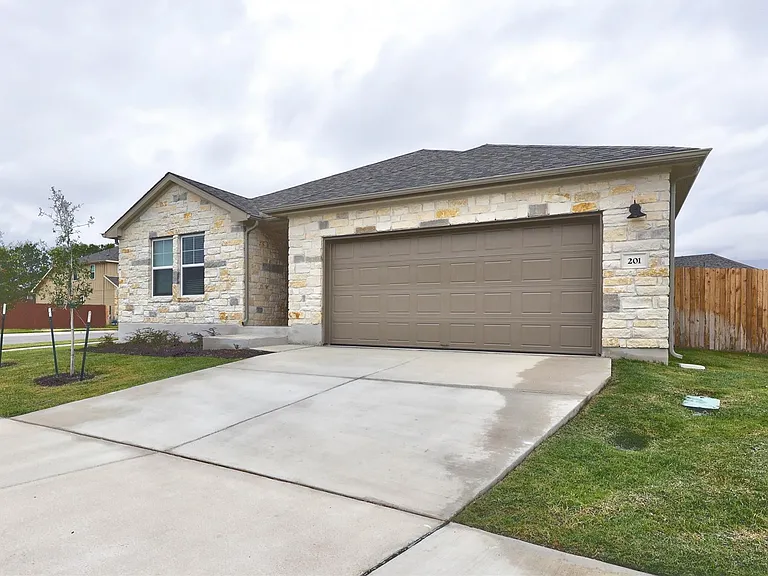 201 Fairmeadow Downs Dr — Photo 3