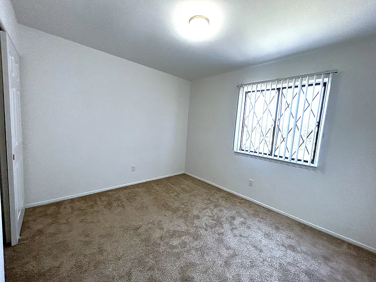 Charter Oaks Apartments — Photo 259