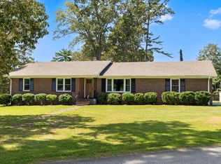 1 Dickens Ln, Taylors, SC 29687