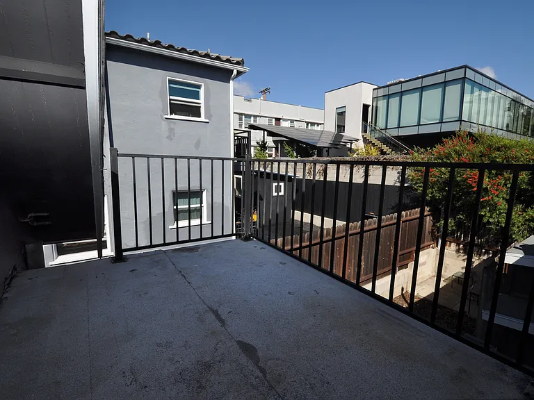 2141 Front St #E — Photo 8