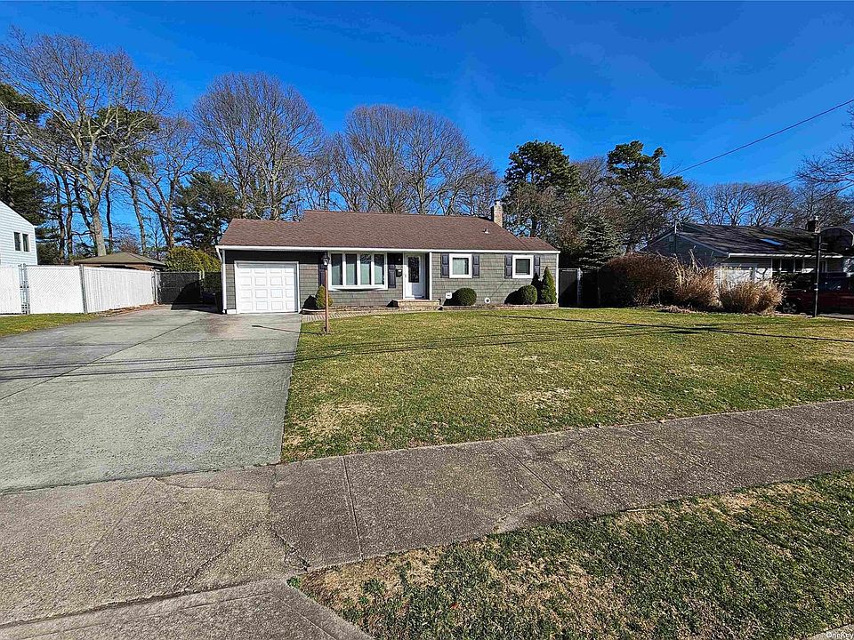 953 Gardiner Drive, Bay Shore, NY 11706 Zillow