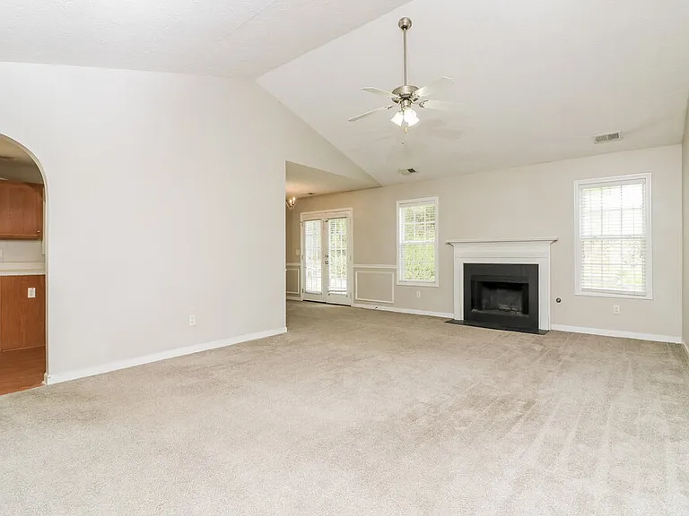 226 Overlook Ct — Photo 4