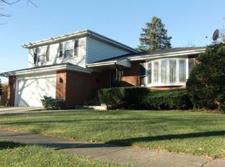 1225 W Glenn Ln, Mount Prospect, IL