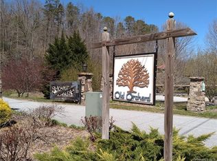 89 Summer Shade Ct, Hendersonville, NC 28792