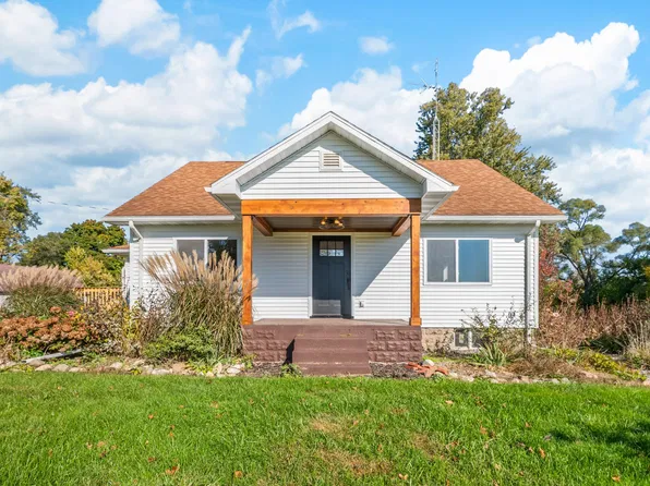 3839 Oxbow Rd, Sodus, MI 49126