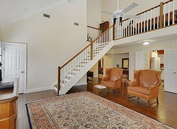 3rd image of 315 Jasmine Dr