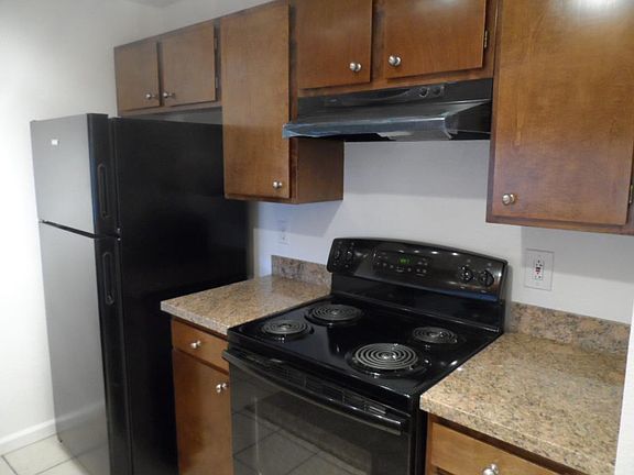 2nd image of 1269 Poplar Ave APT 308