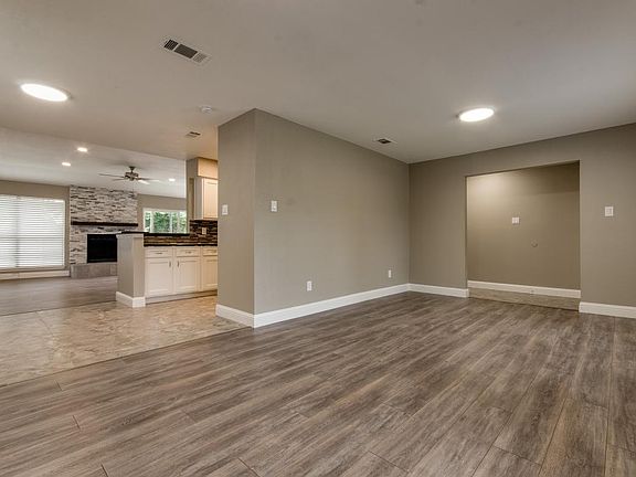 3rd image of 824 Shannon Dr