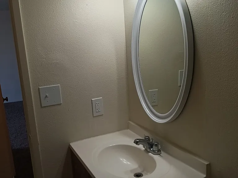 VICTORIA PARK APARTMENTS — Photo 30