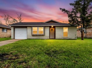 4811 Hannas Reef St, Bacliff, TX 77518