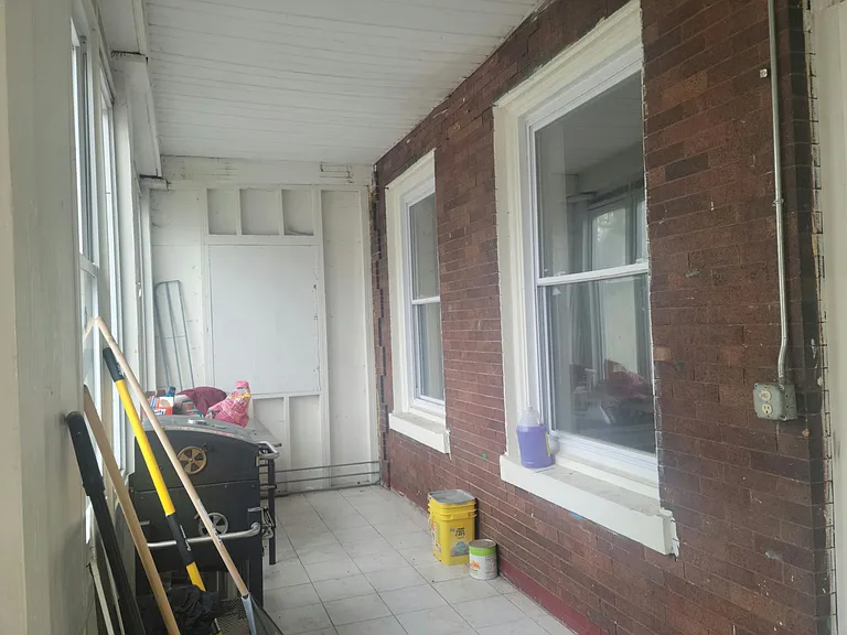 921 W 54th Pl #1F — Photo 16