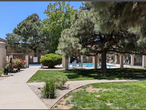 Walkway to pool