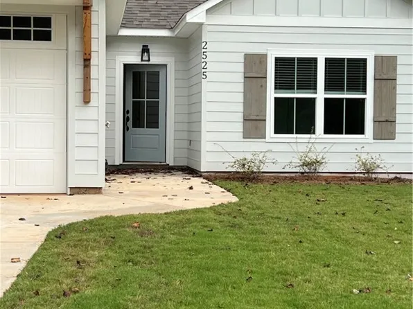 2525 Rockybrook Rd, Opelika, AL 36801