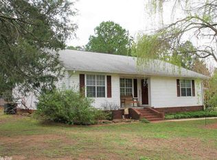 306 S Bayou Dr, Mountain View, AR 72560