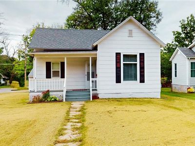 528 S Cedar St, Nevada, MO, 64772
