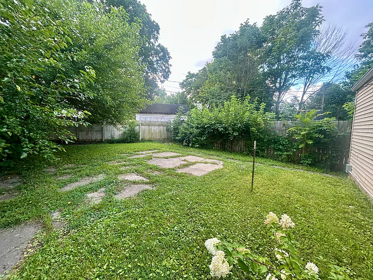2827 E Brookside Ave — Photo 8