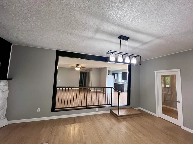 28562 Burrough Valley Rd — Photo 10