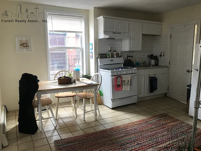 Charter St — Photo 4