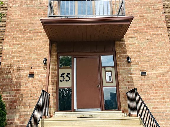 4th image of 55301 Delaire Landing Rd #301-00