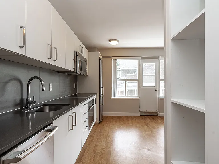 99 Tyndall Ave — Photo 21